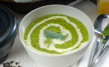 Zupa szpinakowa z kluskami serowymi z menu beszamel