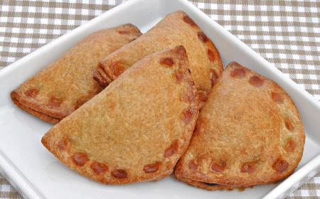 Pierożki z wątróbką i wiśniami pieczone w herbacianej glazurze