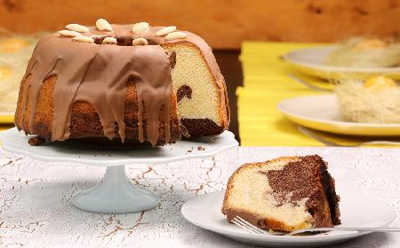 Babka migdałowa z serkiem mascarpone (marmurkowa)