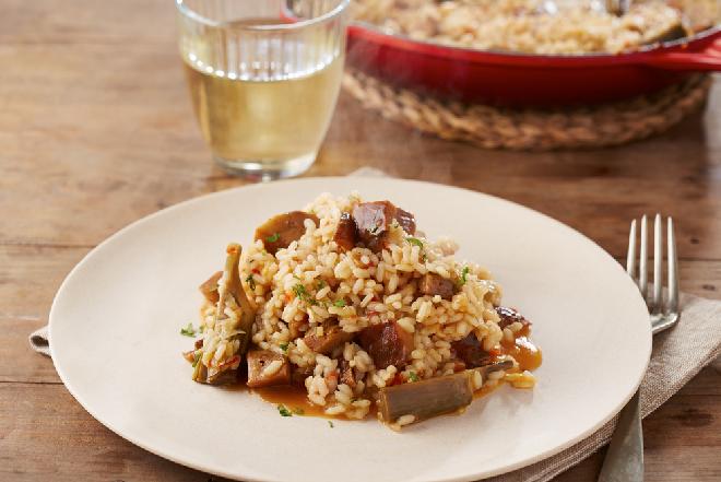 Risotto z rydzami i karczochami: łatwy przepis na wykwintne danie